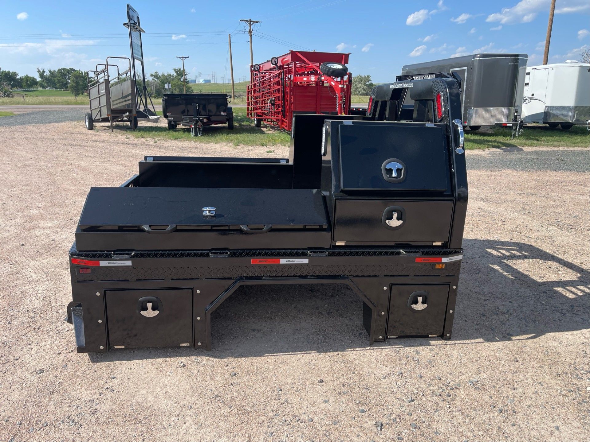 2026 Besler 8000 Series Skirted Short box Ford Truckbed