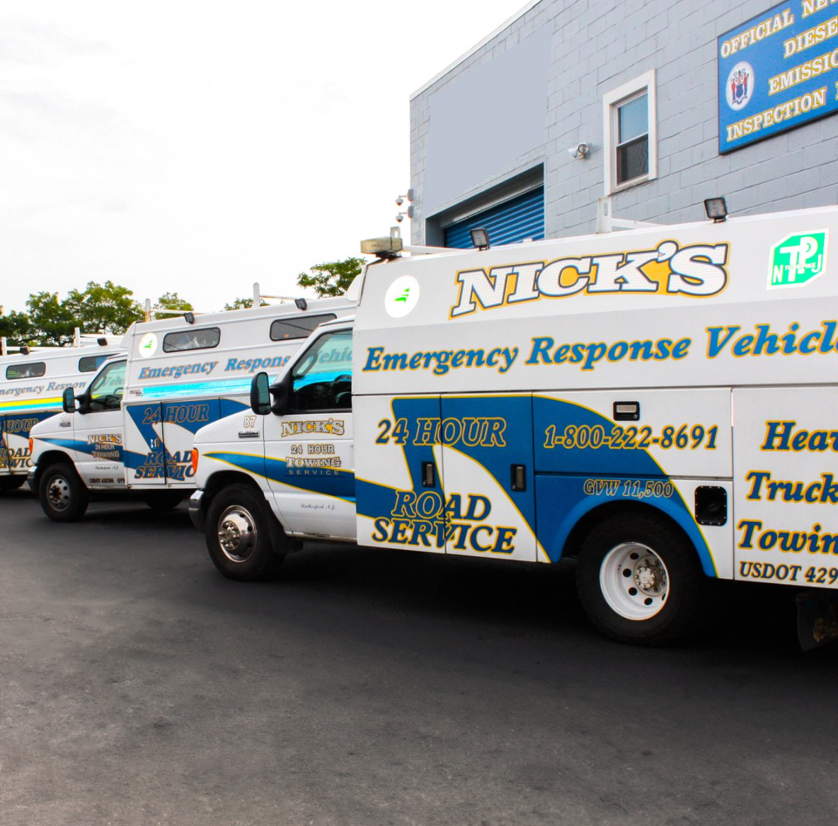 Nick’s 24-hour road service vans in Rutherford NJ for mobile truck repair and emergency roadside help.