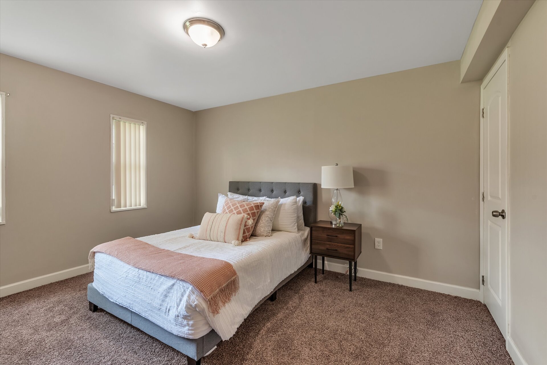 Toledo, Ohio Apartments for Rent Larchmont Estates