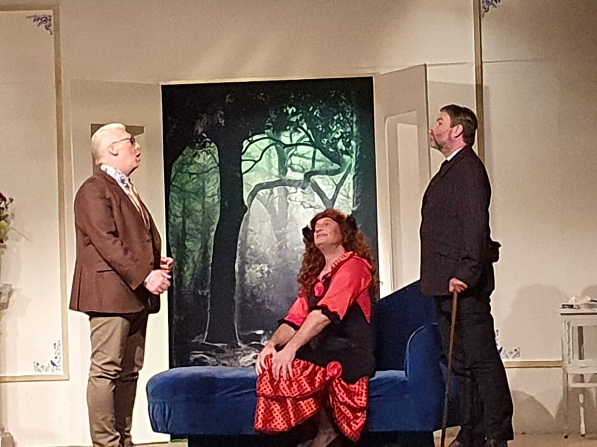 De tante van Charlie. Kolonel Everard van Aerdenhout twist met Olivier Heemstede.
