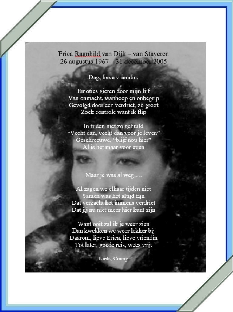 Herdenkingsfoto met gedicht eroverheen. Vrouwengezicht in zwart-wit, omlijst door een blauw-witte rand.