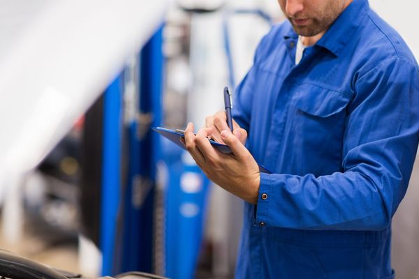Our Mechanic Analyse Vehicle in Spokane Valley, WA