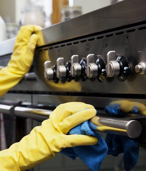 Cleaning Gas Range — Adelaide, SA — Super Carlo's Cleaning Services Cleaning Gas Range — Adelaide, SA — Super Carlo's Cleaning Services