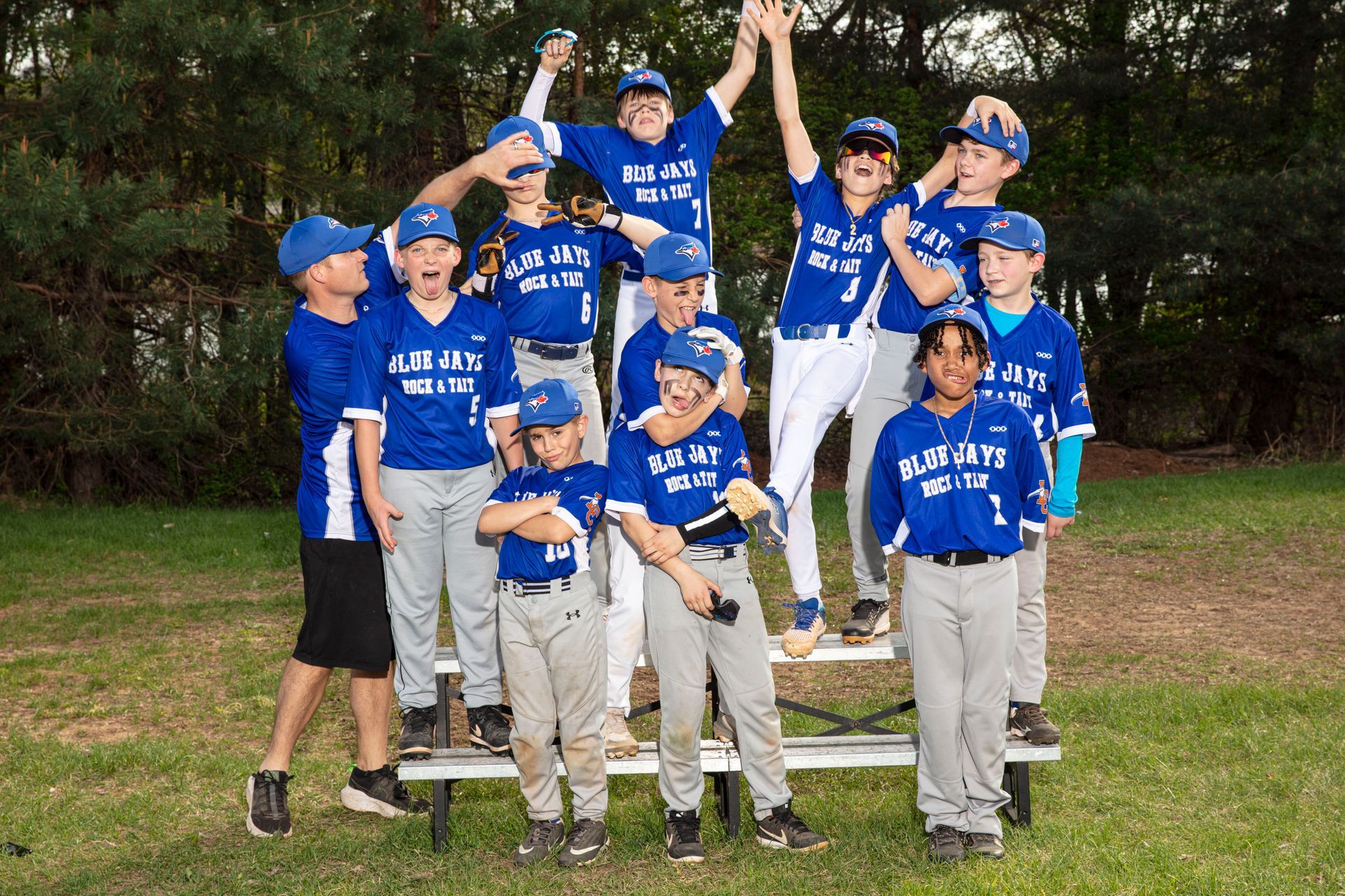 Goofy photo of youth baseball team