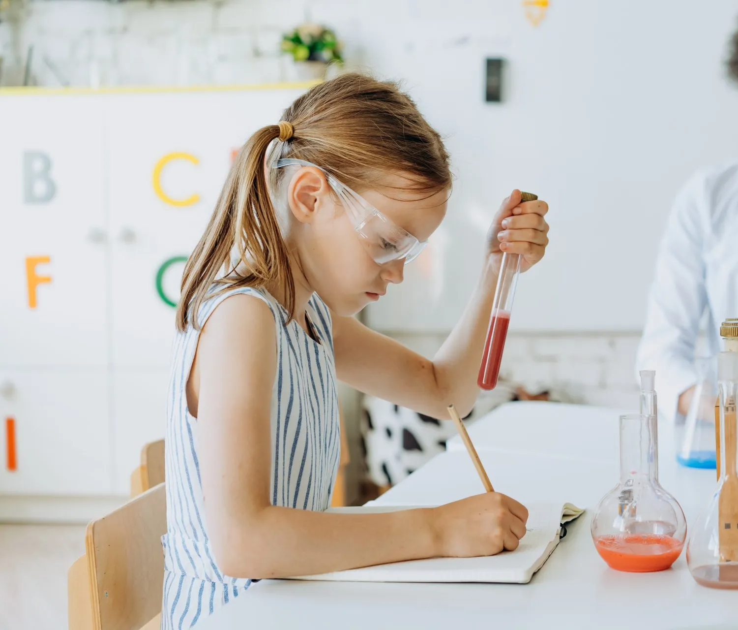 Enquire about a Science tutor to come to you today