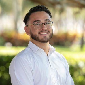 Evan Cabrera Headshot