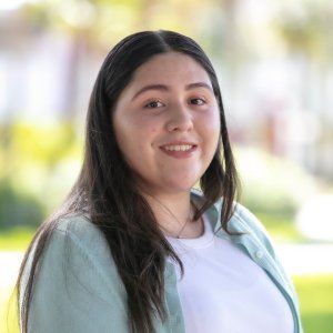 Jacklyn Pinedo Headshot