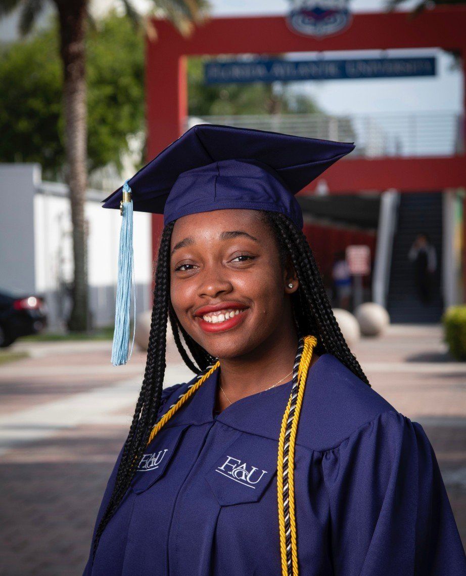 Leightiana Smith  Headshot