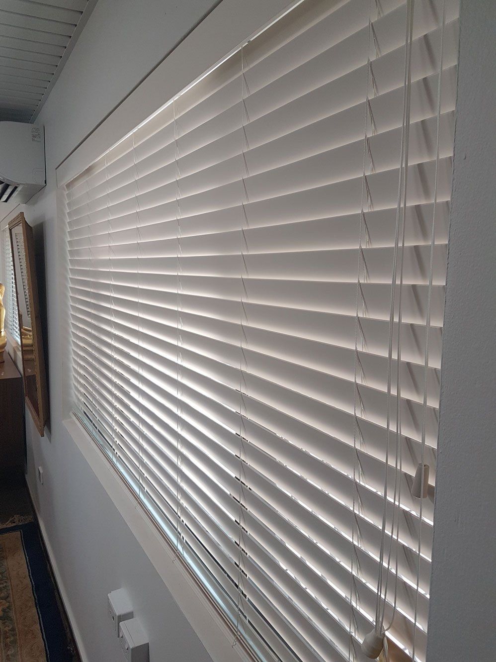 Closed Venetian Blinds — Blinds Installation in Winnellie, NT