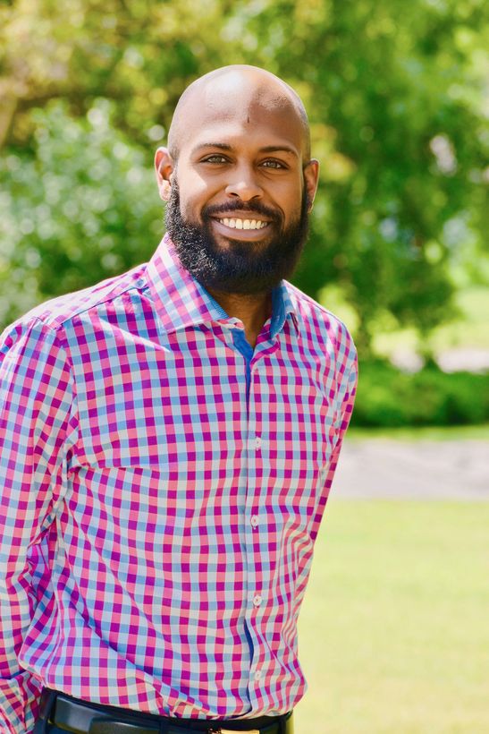 Isiah's professional headshot