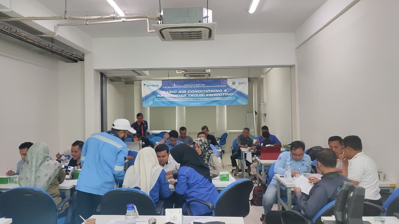 DAIKIN Dorong Guru SMK dan Instruktur BLK Kuasai Teknologi Tata Udara Terkini 