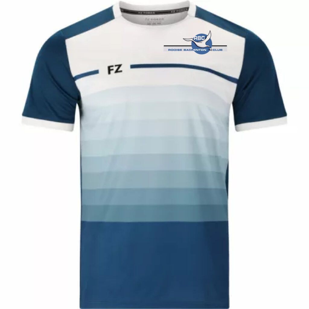 Een sportief shirt met korte mouwen en een blauw-wit horizontaal ombré-streepjespatroon, voorzien van een klein logo