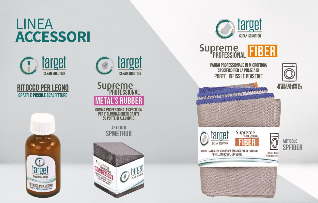 Prodotti della linea Target, tra cui flacone, tampone e panno in fibra per la pulizia dell'auto.