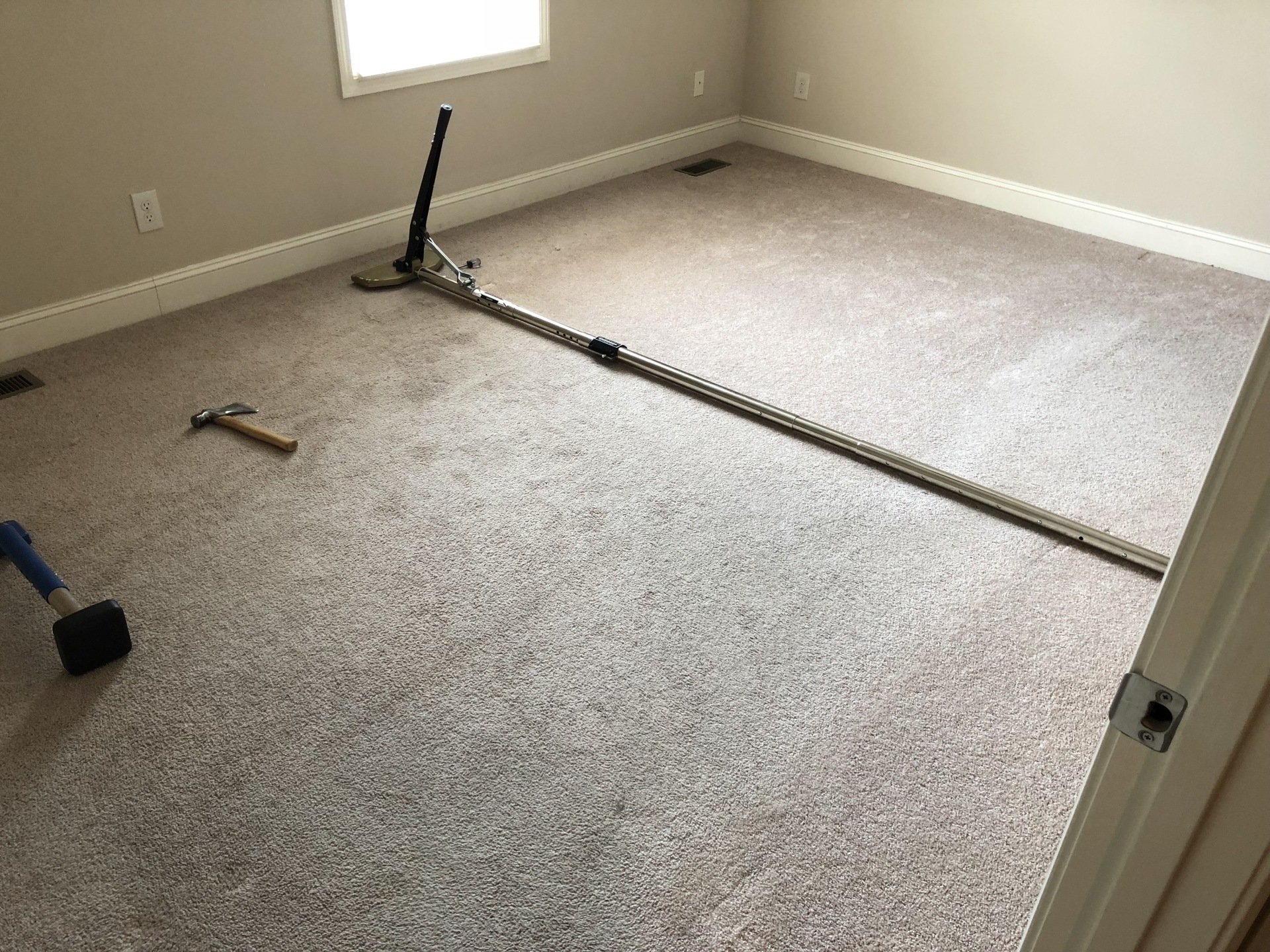 Fletcher's Carpet Cleaning and Stretching of Knoxville, TN & Carpet