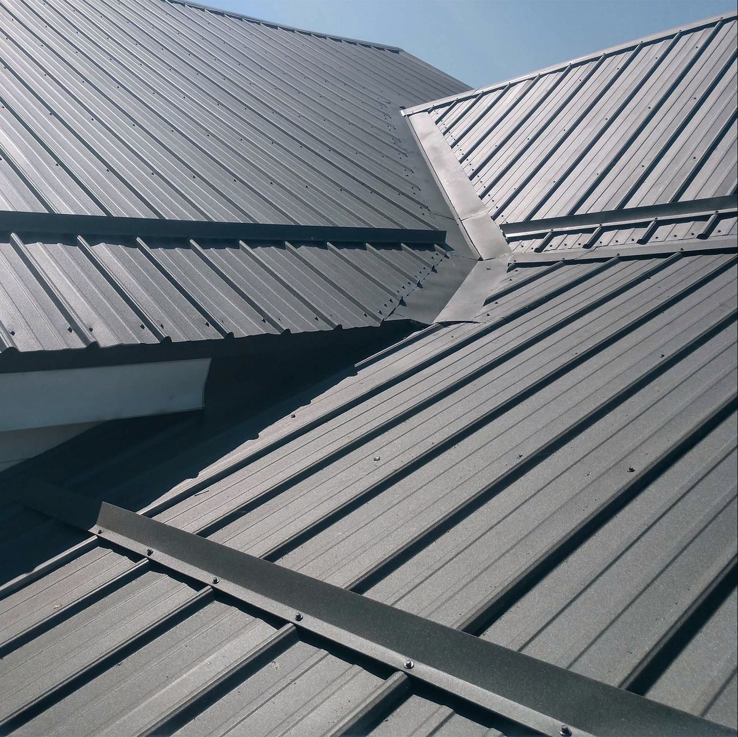 photo of a metal roof designed for residential homes