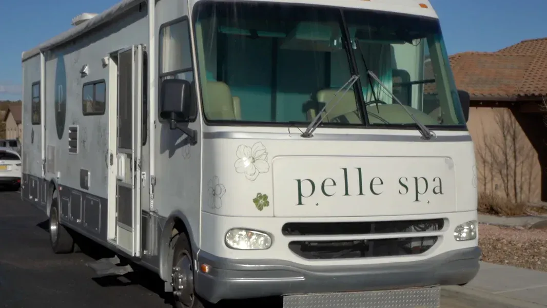 Spa on Wheels, Beauty bus rejuvenation vehicle 