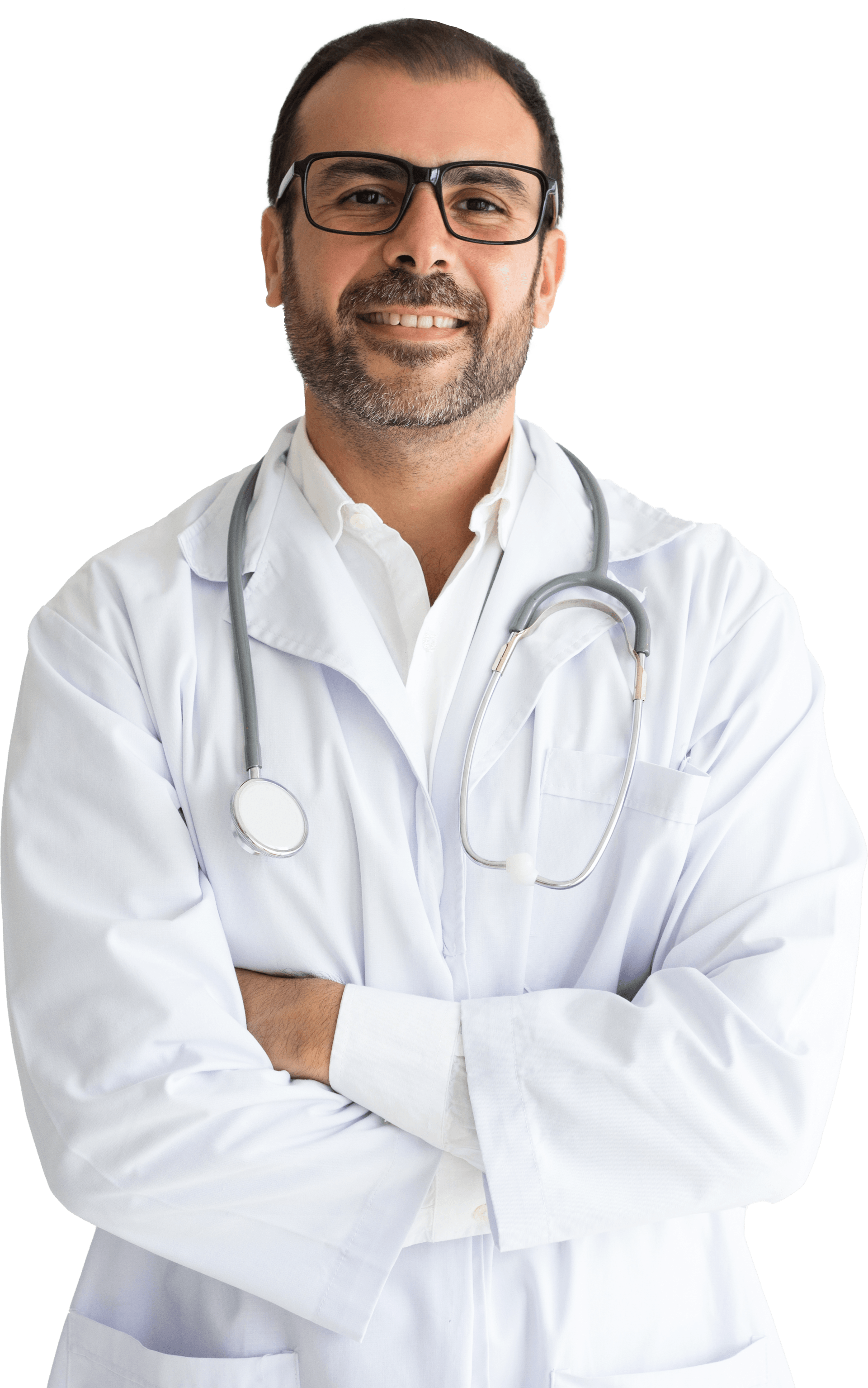 Un médico con un estetoscopio alrededor del cuello está de pie con los brazos cruzados.