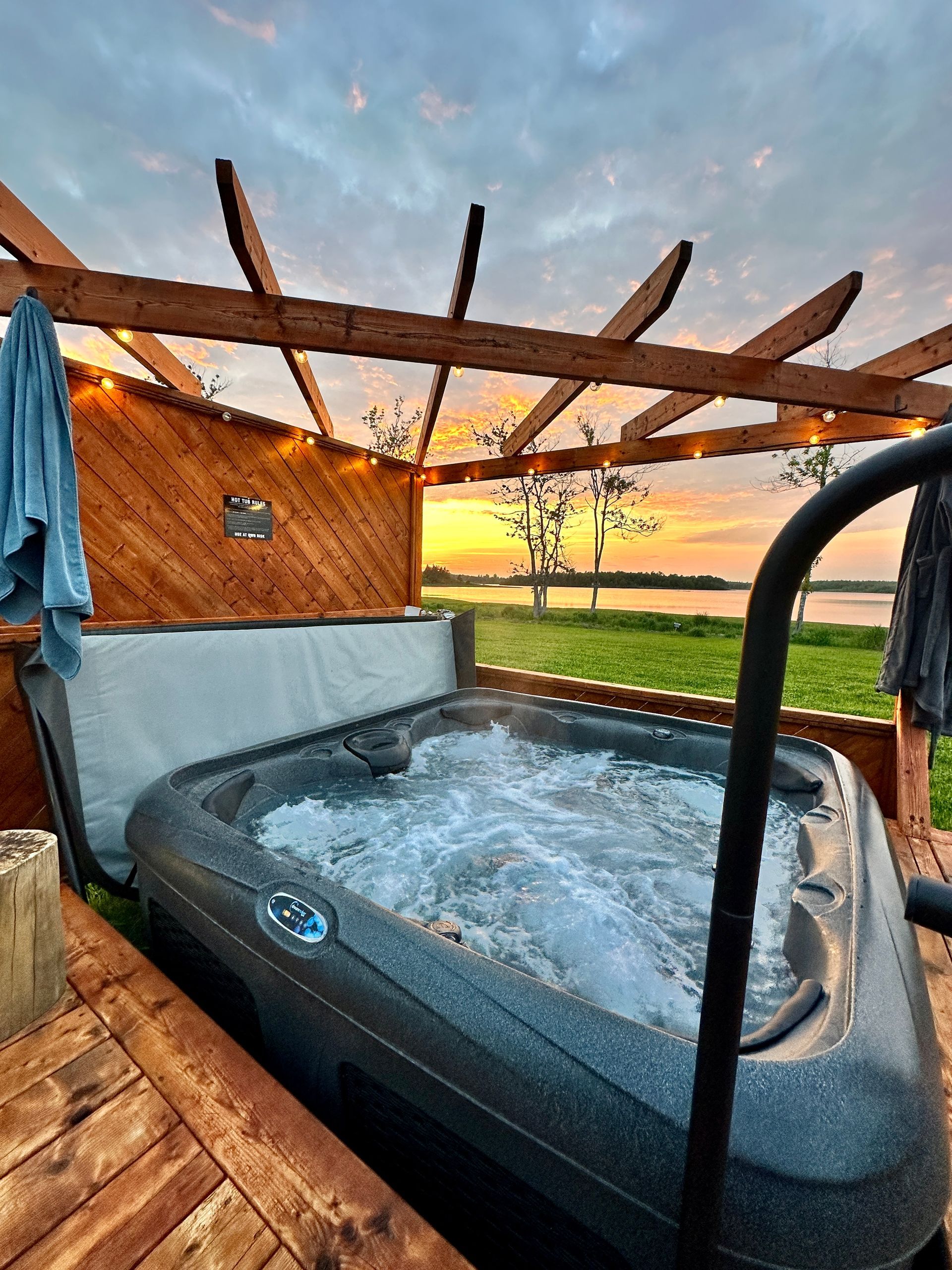 Hot Tub Sunset at Island Beach Hideaways