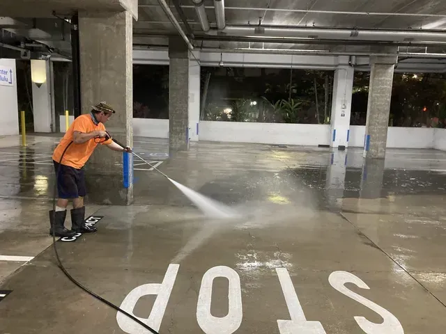 Commercial pressure washing cost in Honolulu