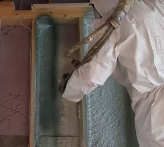 spray foam contractor for commercial insulation