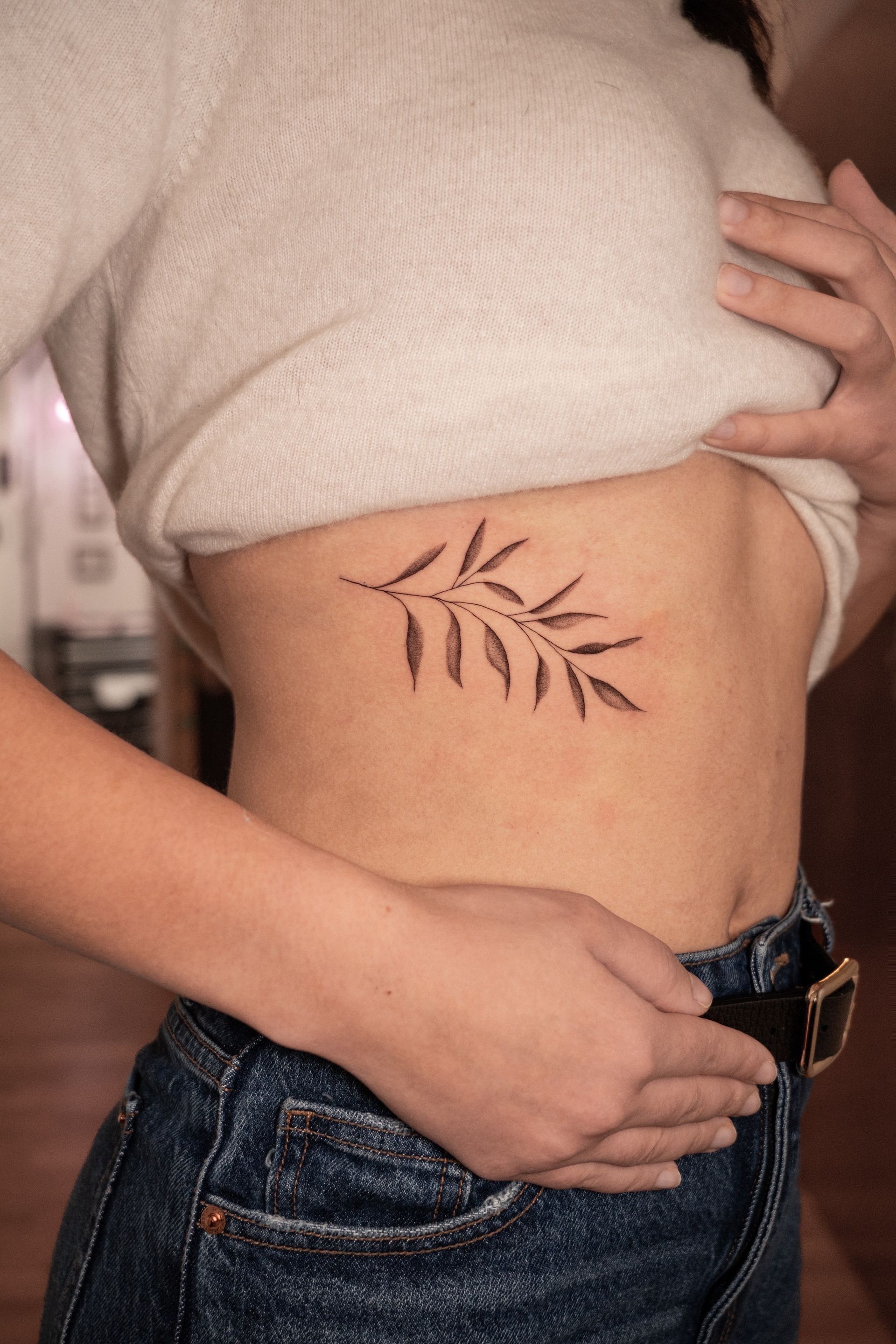 Unser Fine Line Tattoo Artist Charlin 