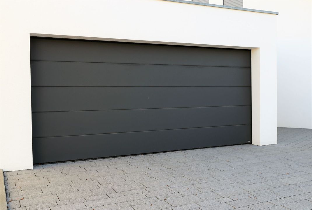 porta sezionale grigio antracite