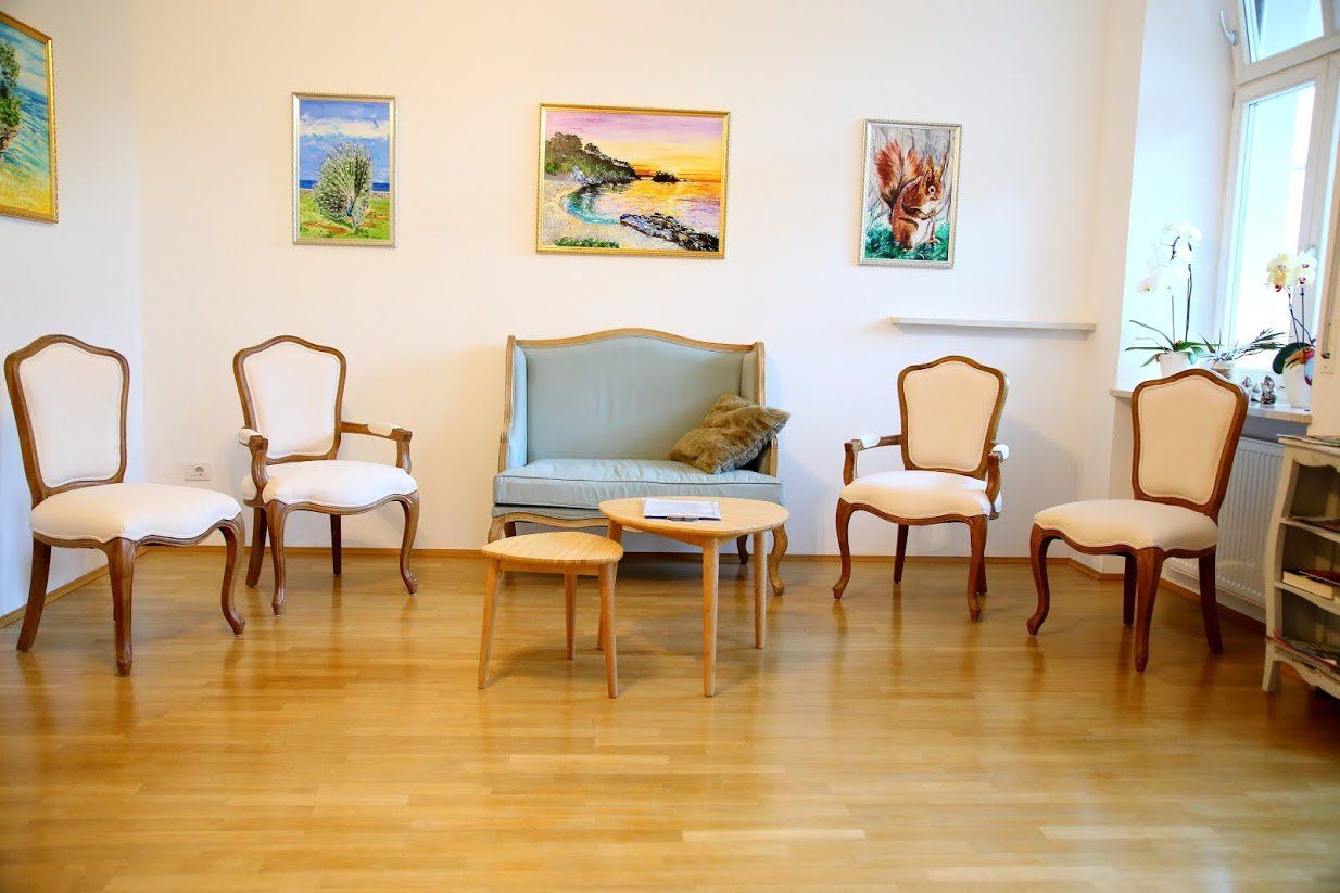 accogliente sala d'attesa dello studio dentistico