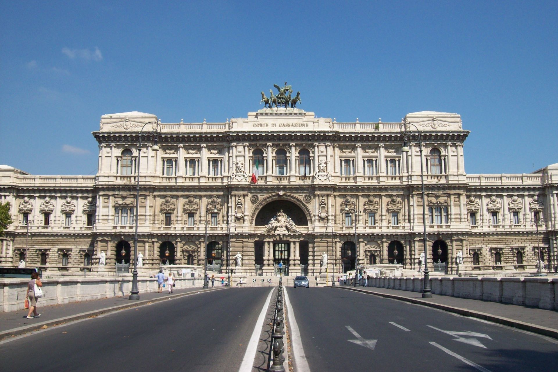 Divorzio e quota TFR: Cass. civ., Sez. I, ord. n. 32910/2025