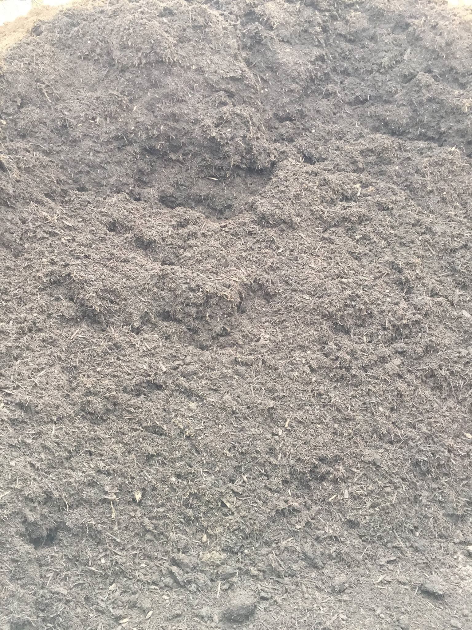 Mulch Lexington, KY Diamond Pond / Kentucky Garden and Fountain