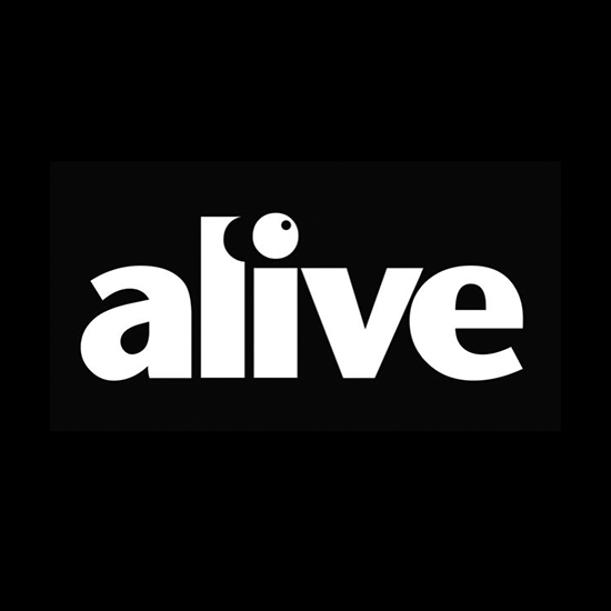 黑色長方形框內，白色文字「alive」上方「i」字處有一個眼睛圖示。