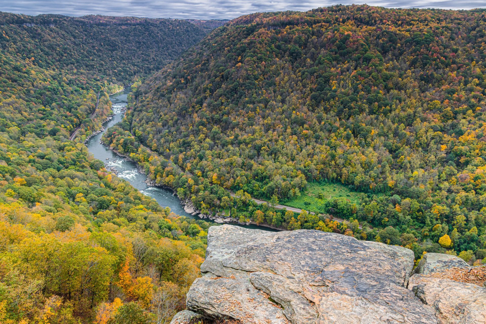 River gorge and mountains in Dublin, Virginia.