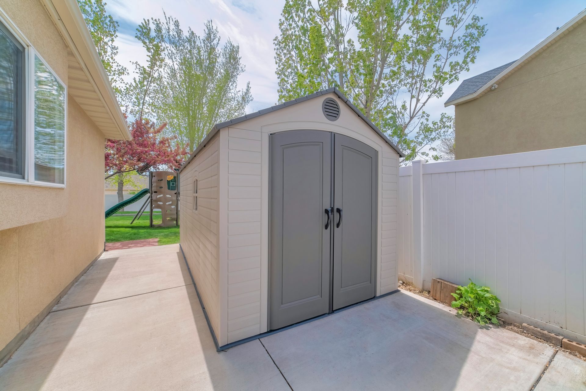 plastic or metal sheds?