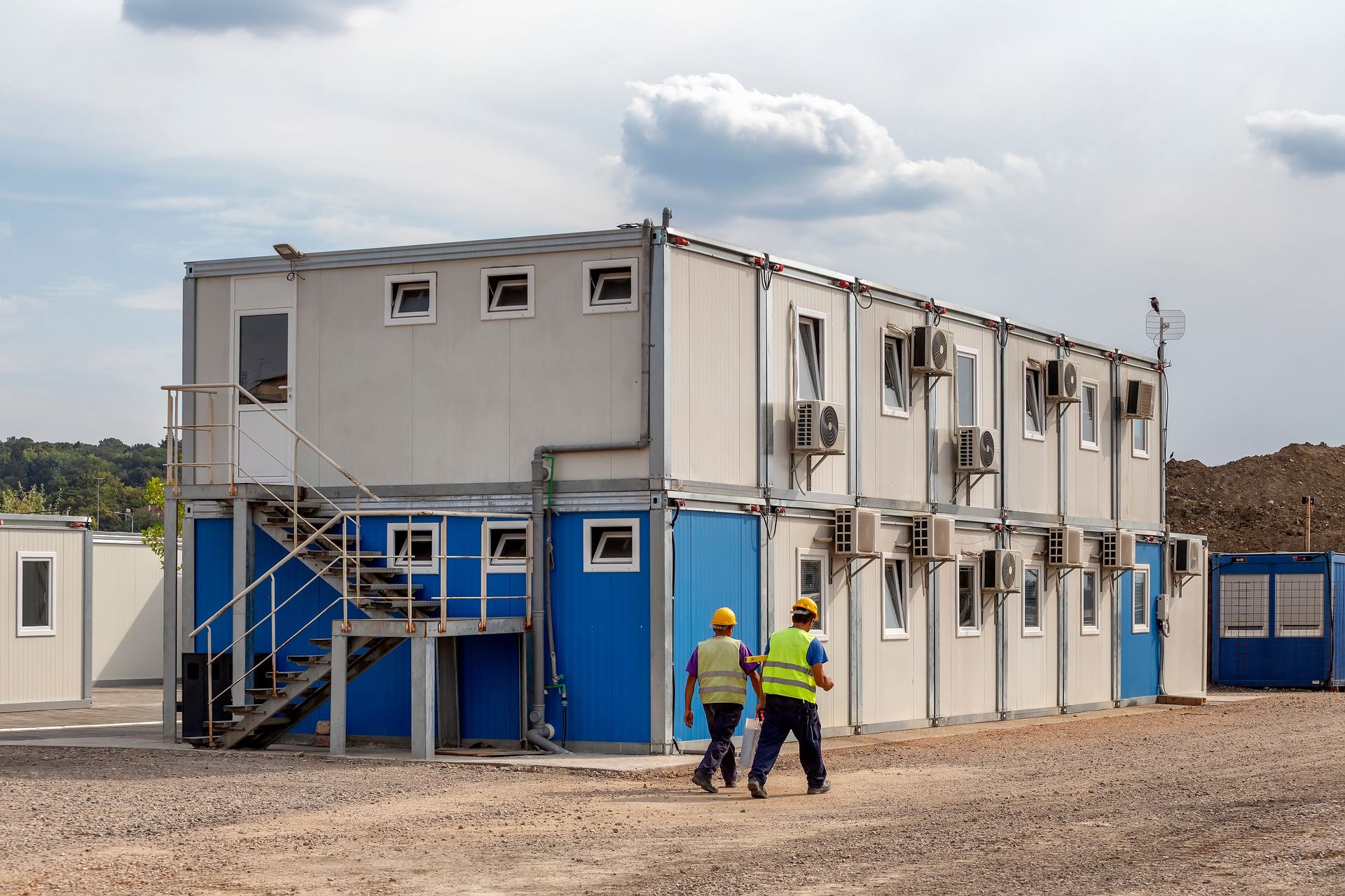 portable containers for logistic yards