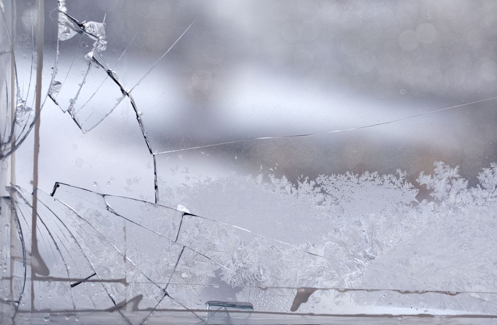 Cracked Glass Window — Local Glassmaster in Huskisson, NSW