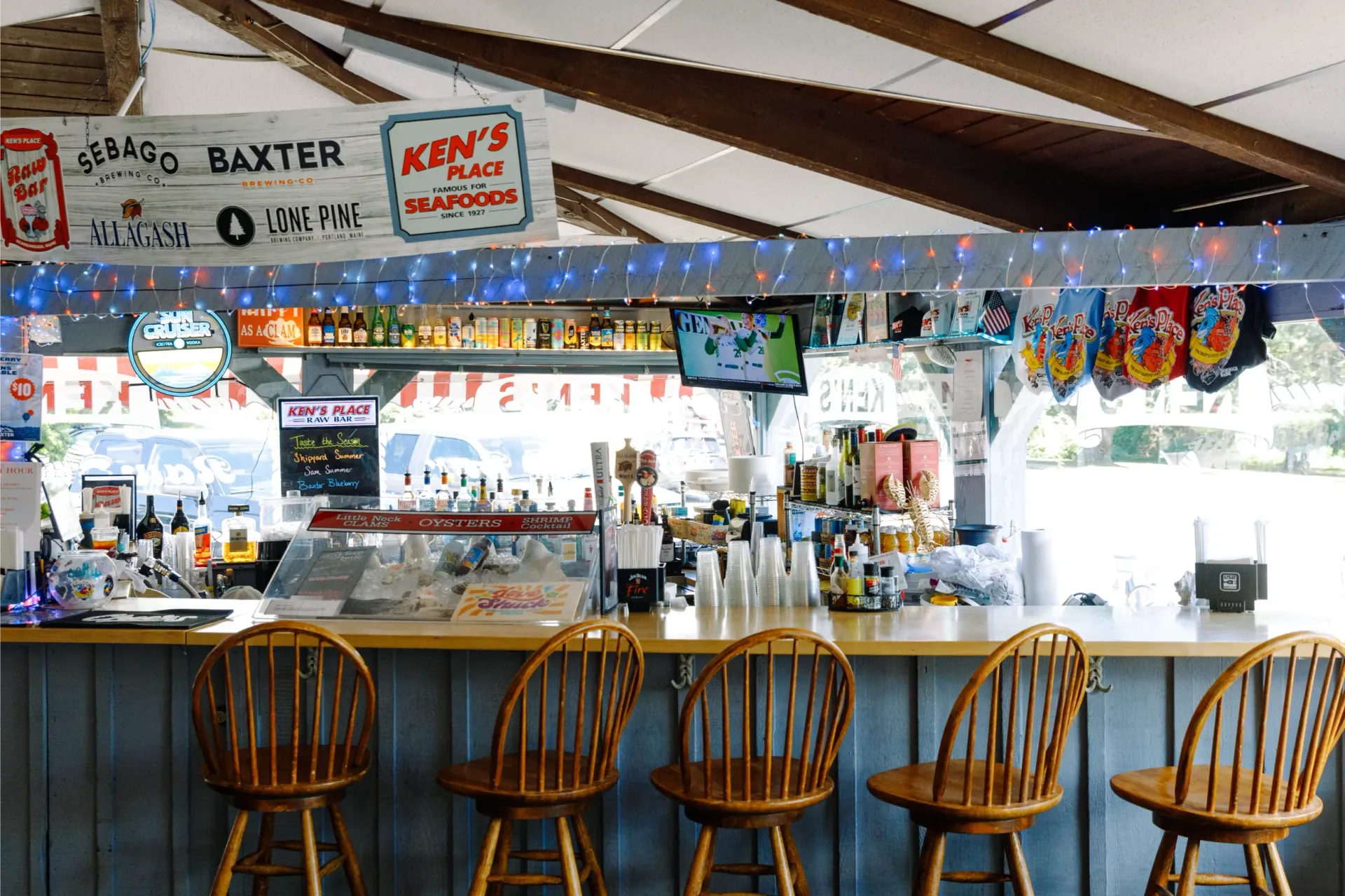 The bar seating area at Ken's Seafood Restaurant.