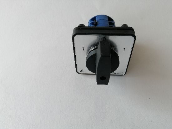 Conmutador salzer Reversible 1-0-1 20A