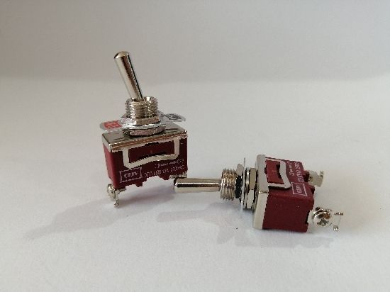 Interruptor con placa ON/OFF 1P 1T 15A