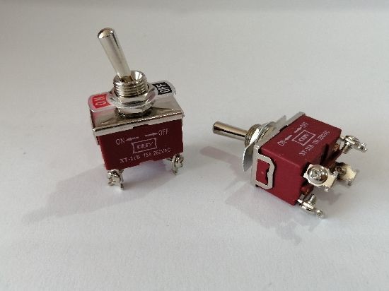 Interruptor con placa ON/OFF 2P 1T 15A