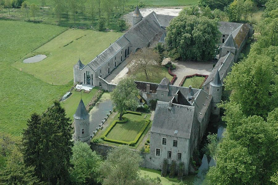 Un chateau en guise de salle d'évent - biorganic