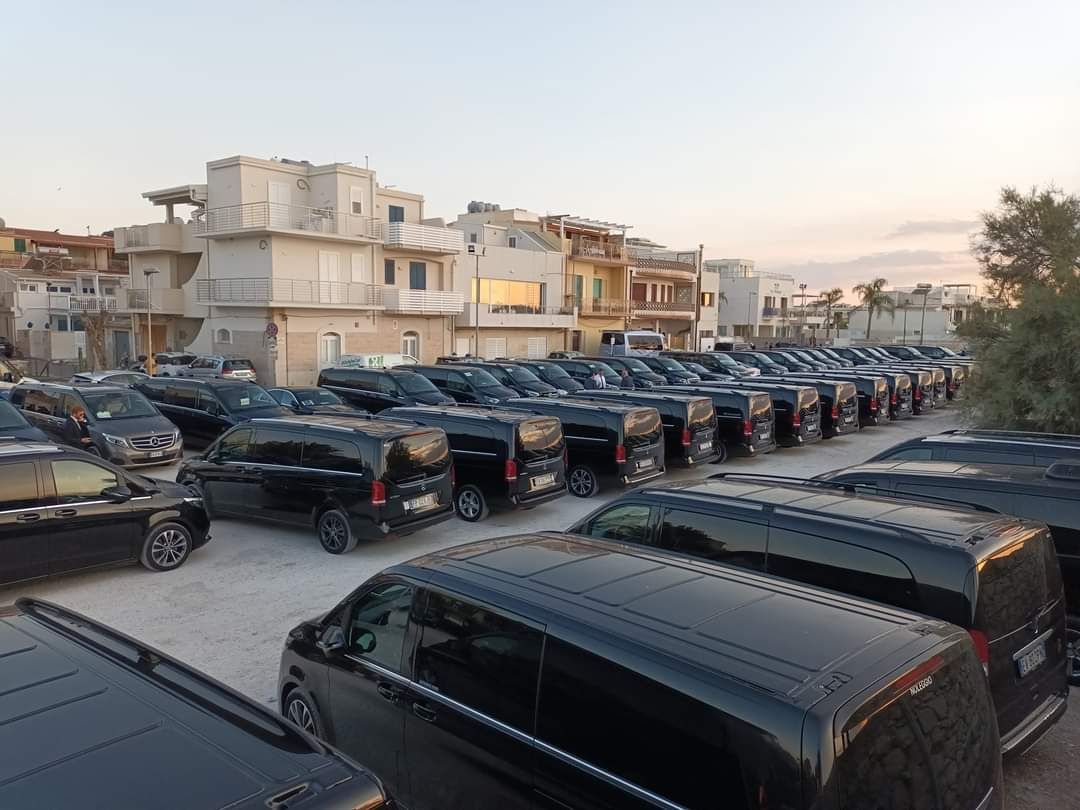 Transfer privato da Maratea a Napoli e Bari con auto di lusso e autista NCC.