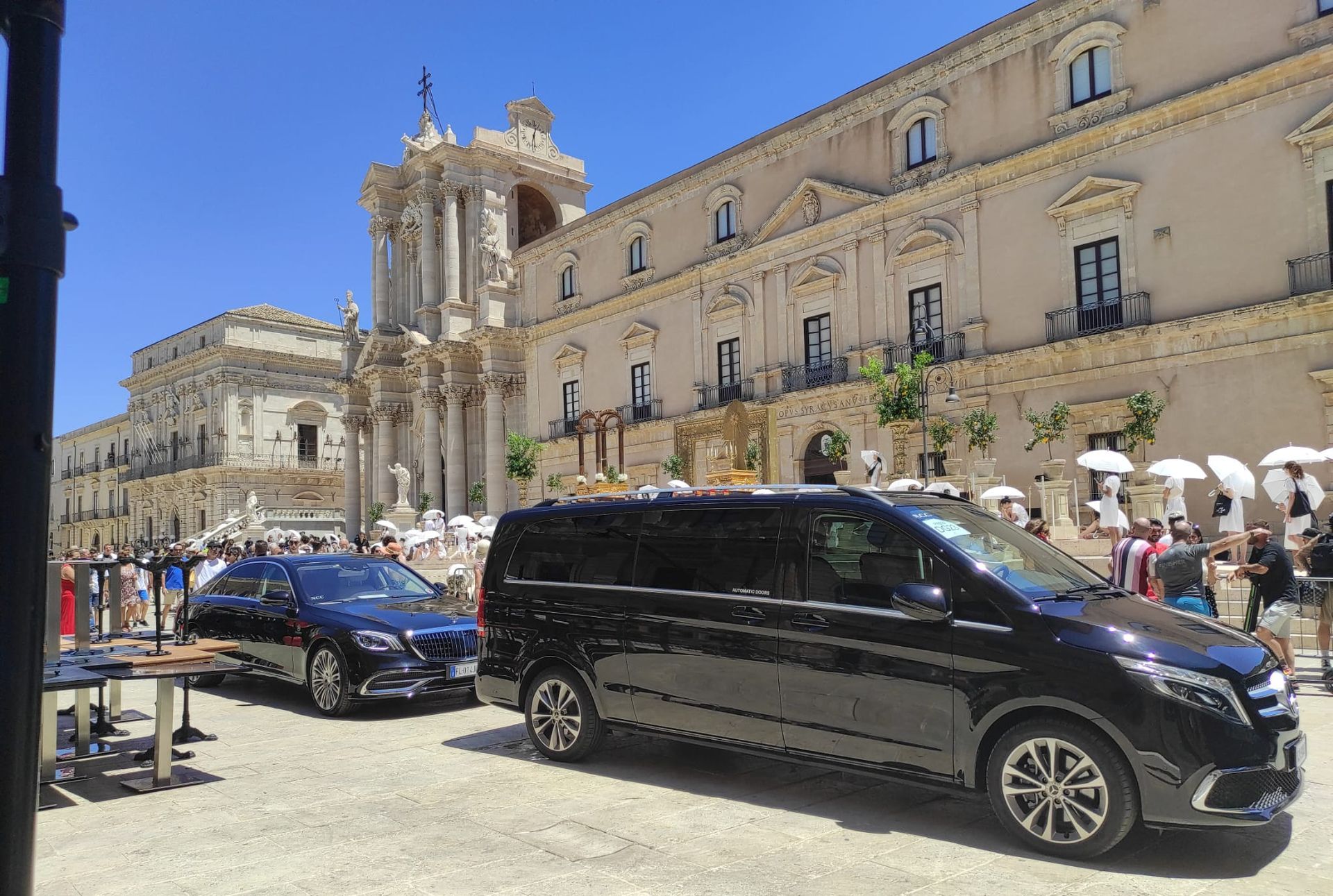 Il nostro Chauffeur Limo Service è la soluzione ideale.