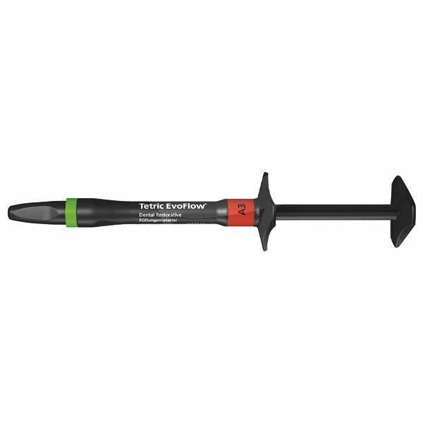 Una siringa dentale in composito nera con anello verde, etichetta rossa formato A3 e impugnatura dello stantuffo su sfondo bianco.
