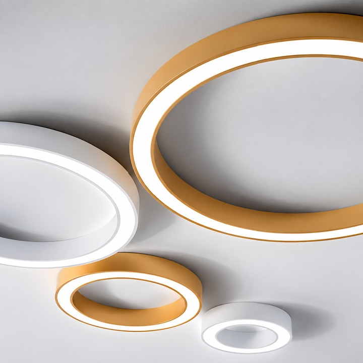 Plafoniera elegante in ambiente domestico con luce dolce e pulita.