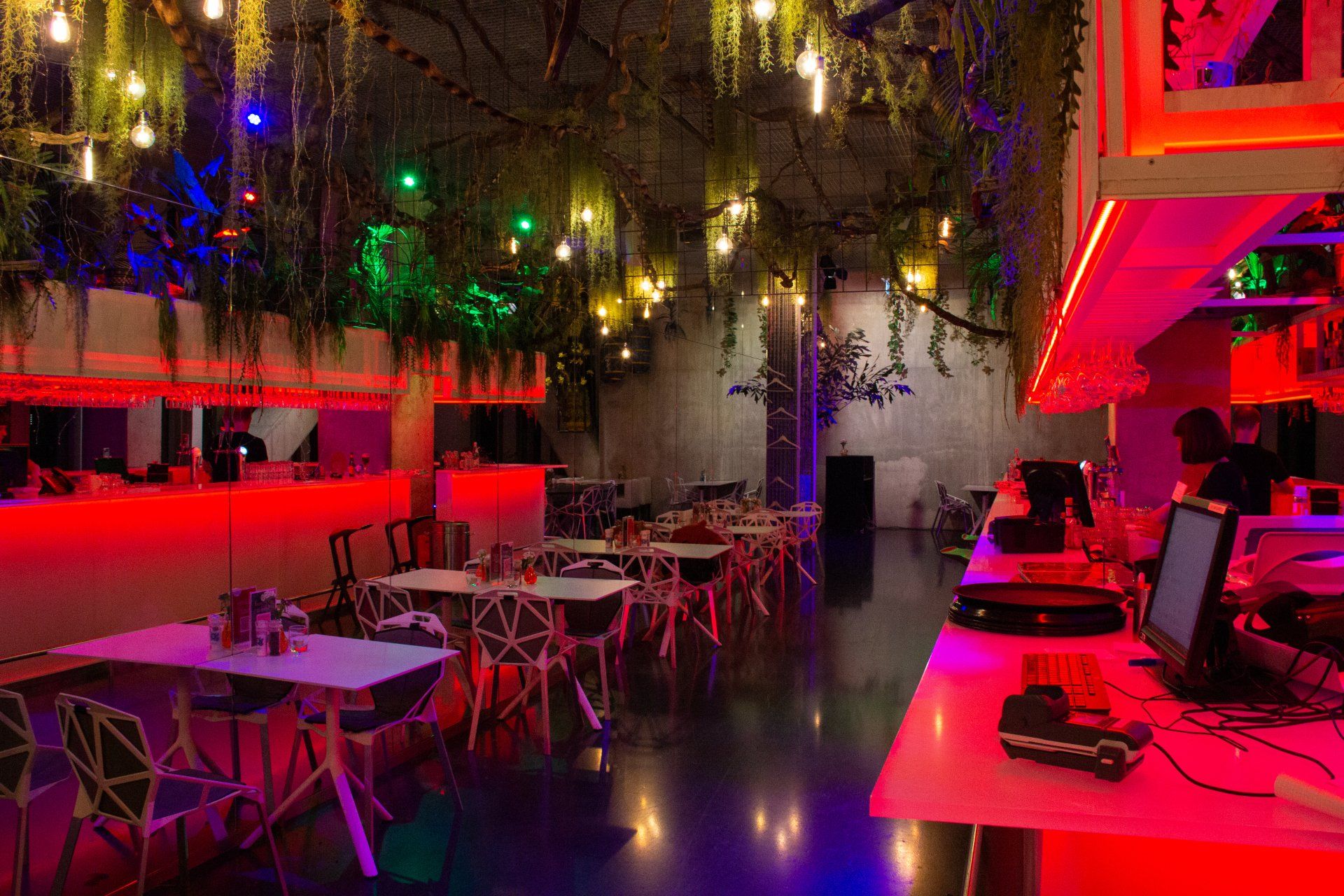 Nhow hotel lichtinstallatie geluidsinstallatie MEB av Rotterdam plafondspeakers buitenspeakers