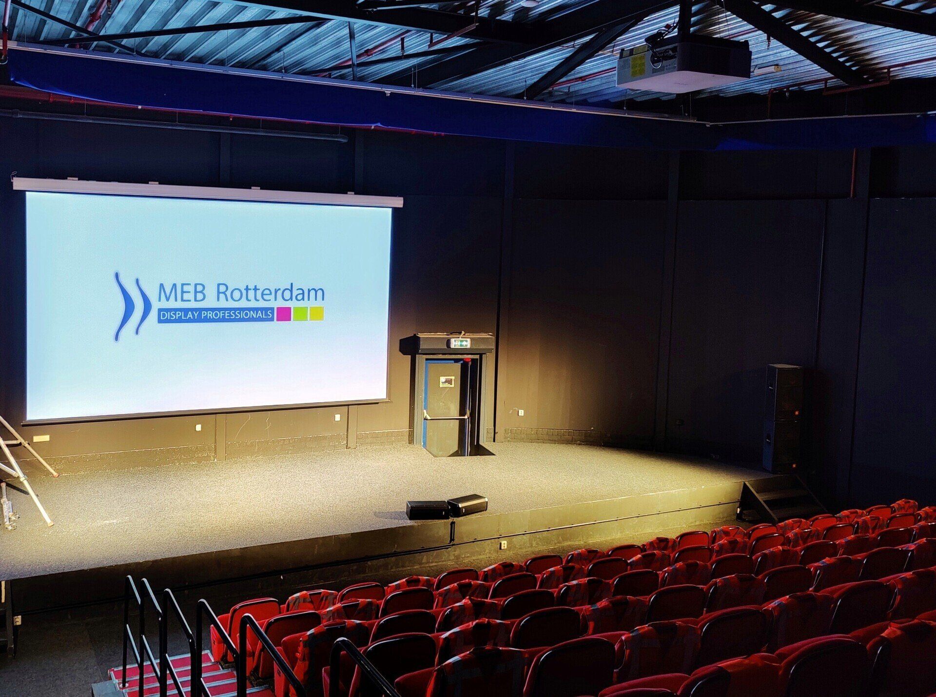 Certified Showtec Dap Infinity Dmt Artecta Showgear dealer verkooppunt Rotterdam MEB AV Kamera Express