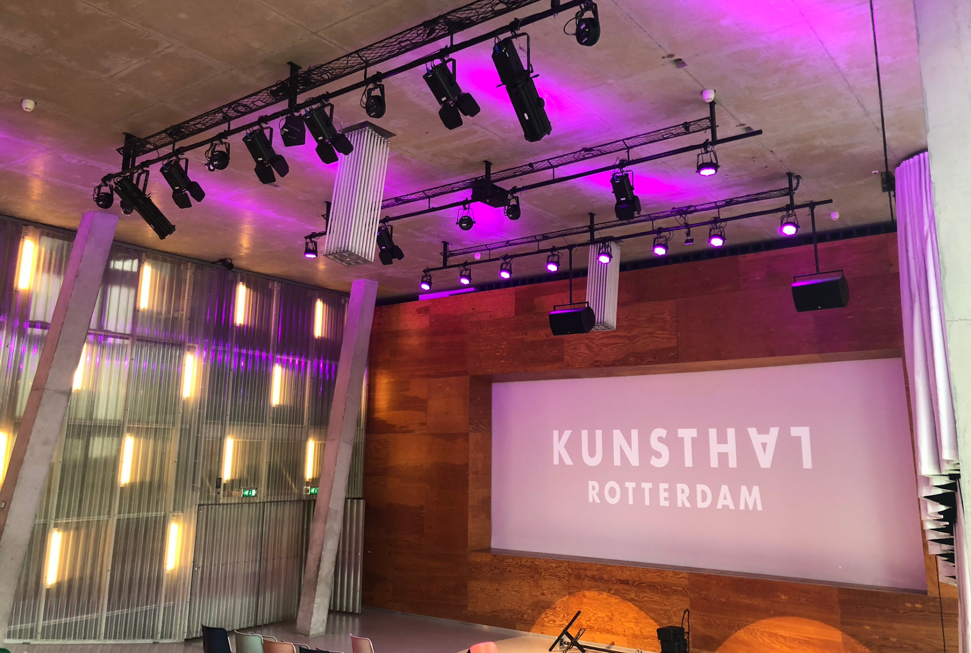 Certified Showtec Dap Infinity Dmt Artecta Showgear dealer verkooppunt Rotterdam MEB AV Kunsthal Rotterdam