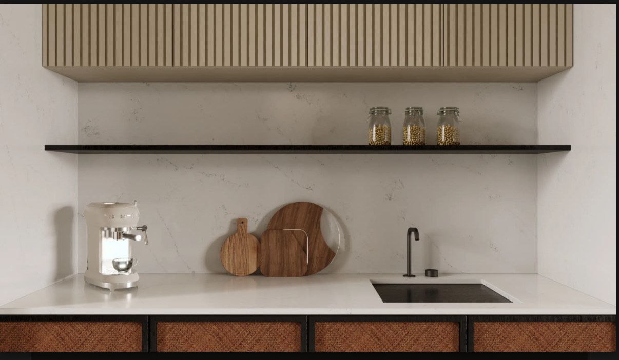 Cuisine moderne avec des éléments en bois et des plans de travail blancs, comprenant des étagères, un évier et des objets décoratifs.