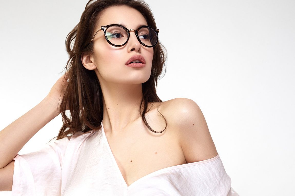female eye wear