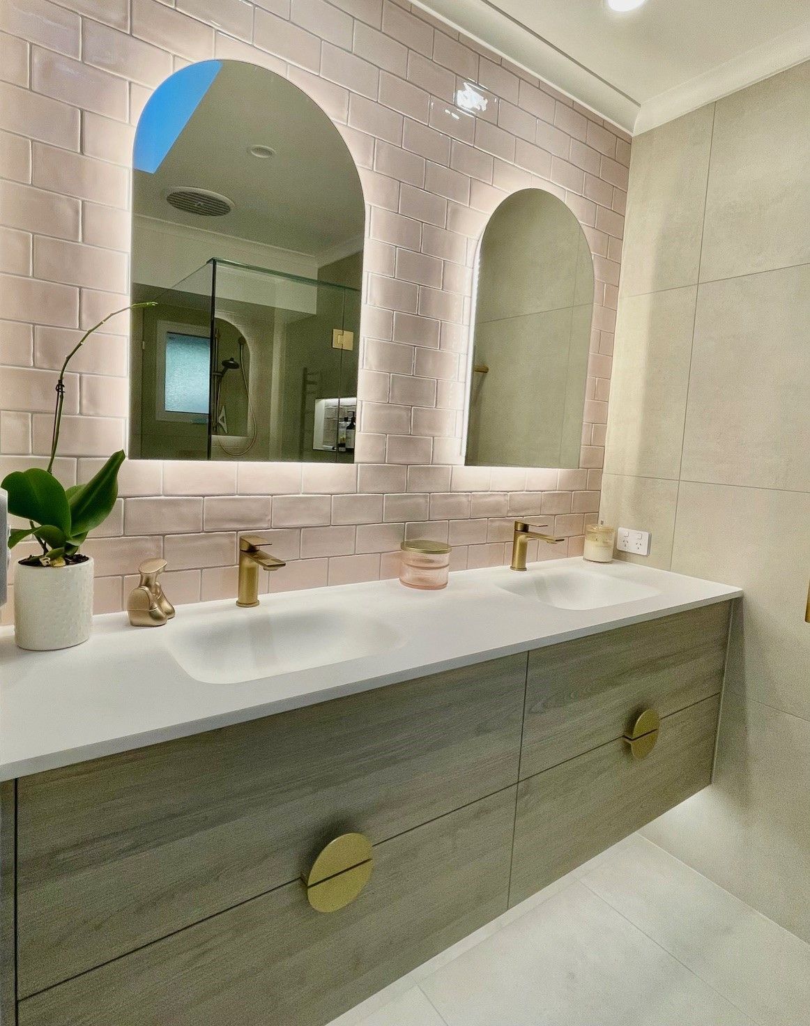 custom bathroom vanities brisbane