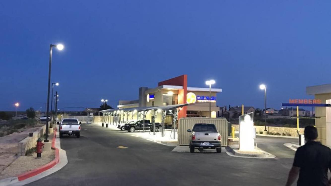 Fast Trak Car Wash logo. Experience the Ultimate Clean at Fast Trak Car Wash in Texas